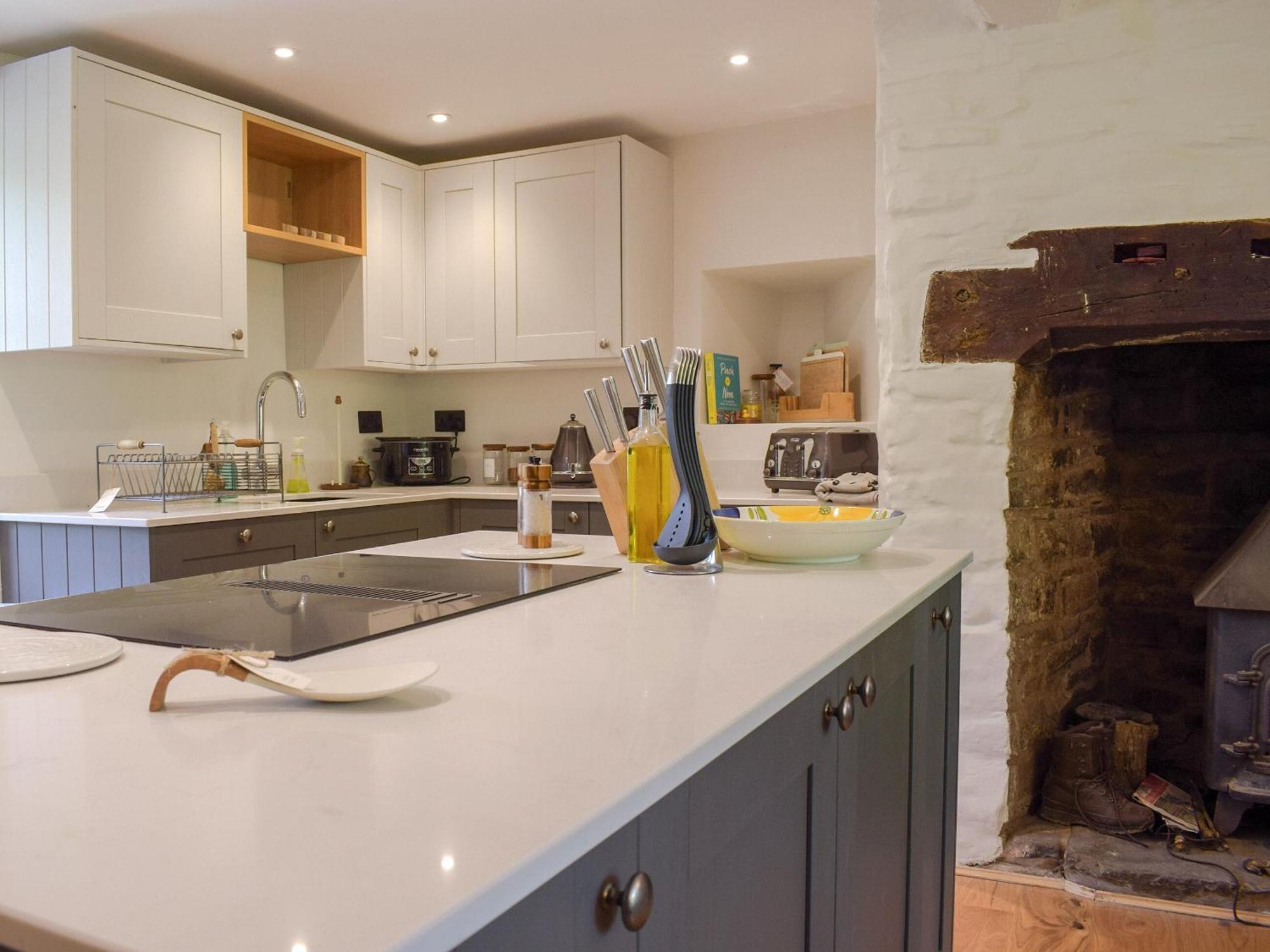 Llanfair Waterdine Lower Goytre Farmhouse מראה חיצוני תמונה